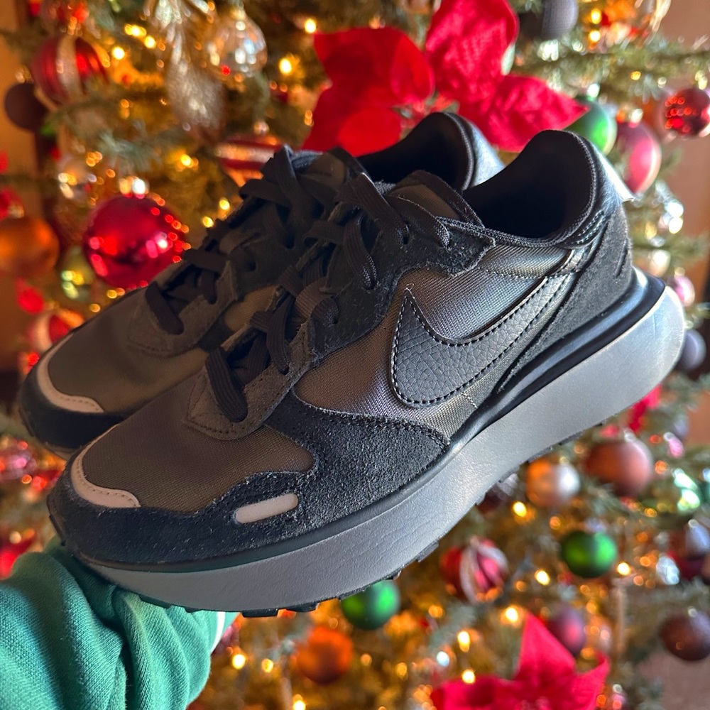 Nike Women’s Phoenix Waffle Shoe